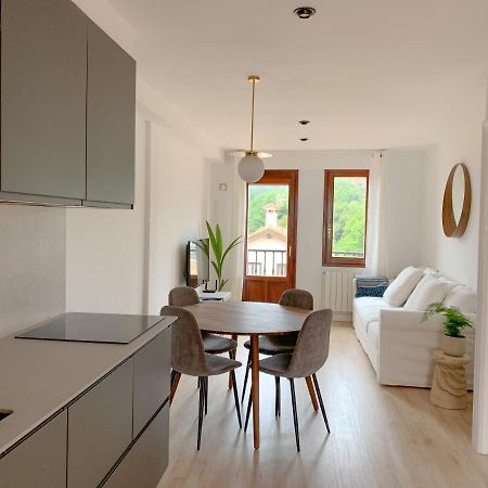 Acogedor Apartamento Con Terraza Y Parking Publico En Comillas Dış mekan fotoğraf