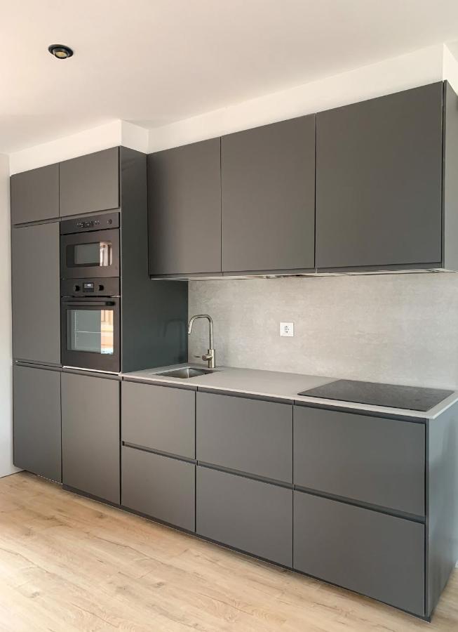 Acogedor Apartamento Con Terraza Y Parking Publico En Comillas Dış mekan fotoğraf