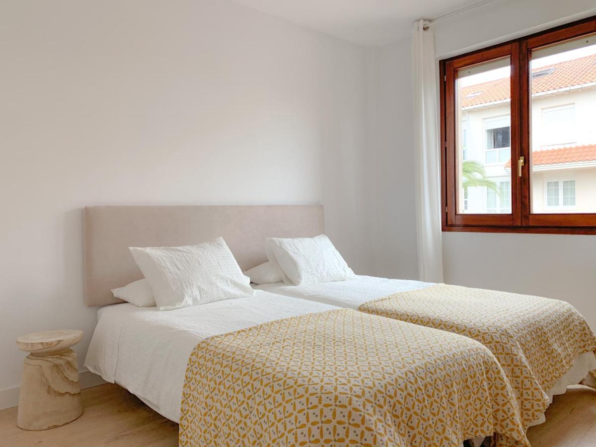 Acogedor Apartamento Con Terraza Y Parking Publico En Comillas Dış mekan fotoğraf