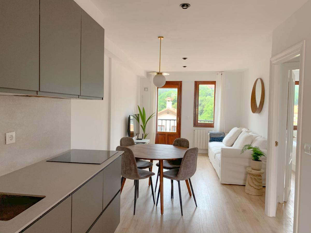 Acogedor Apartamento Con Terraza Y Parking Publico En Comillas Dış mekan fotoğraf